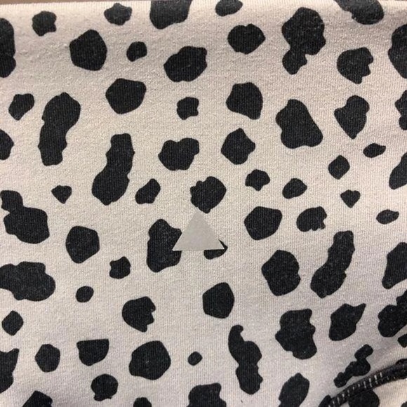 Balance Athletica snow leopard leggings. - Picture 4 of 4